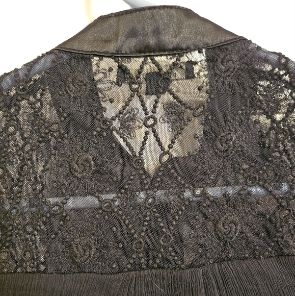 Semi-sheer Black Lace Dressy Tank - Picture 3 of 3